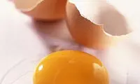 تخم‌مرغ کلسترول خون را بالا می‌برد؟