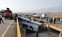 واژگونی اتوبوس در جاده کلات یک کشته داشت