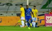 گل دوم استقلال همراه با یک شادی عجیب!