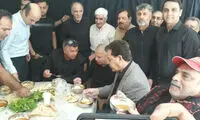 تصویری از آبگوشت‌خوری علی پروین در اربعین