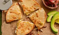 کویسادیلا مرغ، چیلی و پنیر
