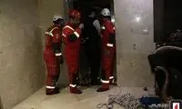 گرفتار شدن ۹ نفر داخل آسانسوری در سعادت‌آباد