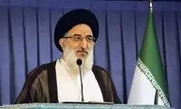 به خاطر نعمت رهبری باید دائماً شاکر خداوند بود