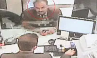 این مرد تحت تعقیب پلیس است +عکس