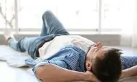 ۵ فایده باورنکردنی خوابیدن روی زمین