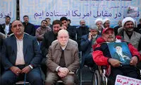 جانباز پرسپولیسی در راهپیمایی 13 آبان