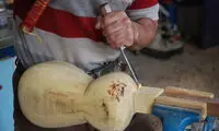 کارگاه ساخت ساز و تار +عکس
