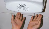 خشک‌کن بهتر است یا دستمال کاغذی؟
