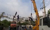 سقوط دکل مخابراتی در حکیمیه تهران