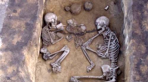 کشف زوج 3500 ساله در یک گور +عکس