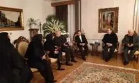 حضور واعظی در منزل یکی از قربانیان سقوط ۷۳۷