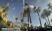 آب‌تنی در چشمه‌ای زیبا در هرمزگان