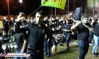 زنجیرزنی آقای گل پرسپولیس در زادگاهش