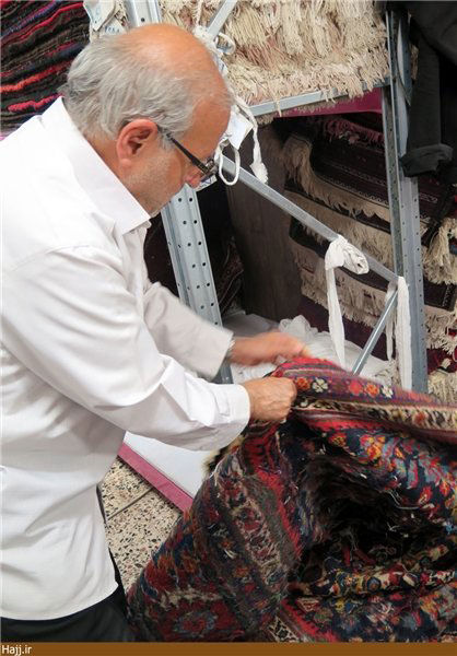 ترمیم فرش‌های 100 ساله حرم حسینی