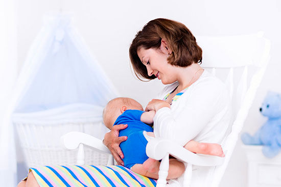 شیر مادر؛ معجزه‌ای برای سلامت نوزاد و مادر