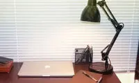 موبایل خود را به صورت معلق در هوا شارژ کنید