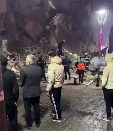 تصاویر تخریب عجیب و ویرانگر ساختمان‌ها در ترکیه