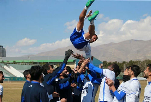 جشن تولد در تمرین امروز استقلال