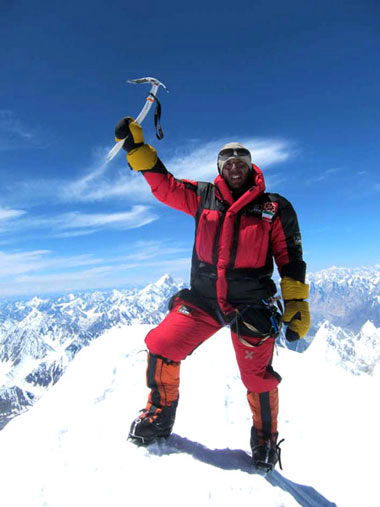 عظیم قیچی‌ساز، فاتح 13 قله بالای هشت هزارمتر دنیا