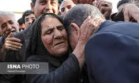 جهانگیری در آغوش خاله خود در زادگاهش