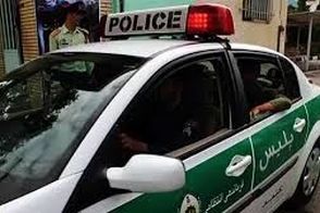 هنرنمایی دانش‌آموزان مدرسه دخترانه روی ماشین پلیس!