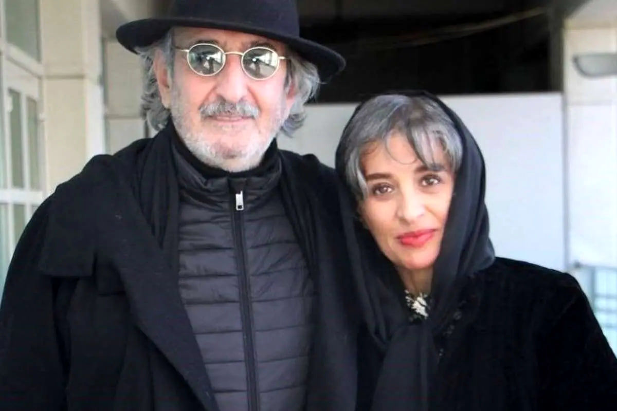 بی‌قراری فرهاد آئیش در آغوش همسرش در مراسم خاکسپاری