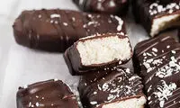 طرز تهیه شکلات نارگیلی؛ راحت و بدون فر
