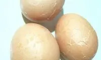 تخم مرغ های خوردنیِ نوروز را اینطوری رنگ کنید