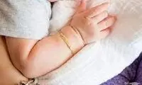 این زن،  شکارچی طلاهای کودکان در تهران است