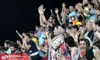 قابی دیدنی از حضور تماشاگران زن در فوتبال ساحلی 