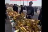 پذیرایی با کباب بره از زائران اربعین در عراق