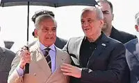 اصرار جالب پزشکیان هنگام کاشت نهال در پاکستان