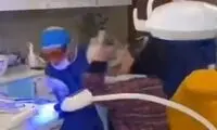 بوسه یهویی دندانپزشکِ پسر، مادرش را عصبانی کرد!